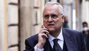 Claudio Lotito al telefono - Foto ANSA - Interdipendenza.net