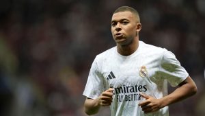 Kylian Mbappè in campo con la maglia del Real Madrid - Foto Lapresse - Interdipendenza.net