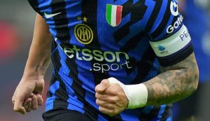 La fascia da capitano dell'Inter - Foto Lapresse - Interdipendenza.net