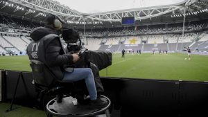 Una telecamera a bordo campo in serie A - Foto Lapresse - Interdipendenza.net
