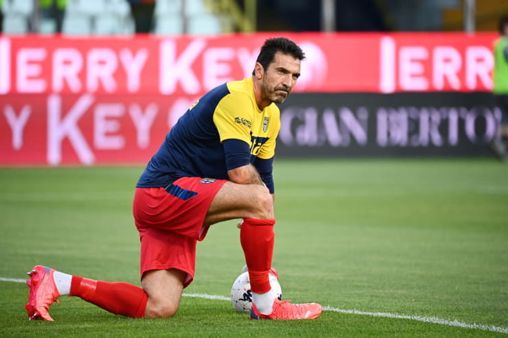 Gianluigi Buffon con la maglia del Parma - Foto Lapresse - Interdipendenza.net