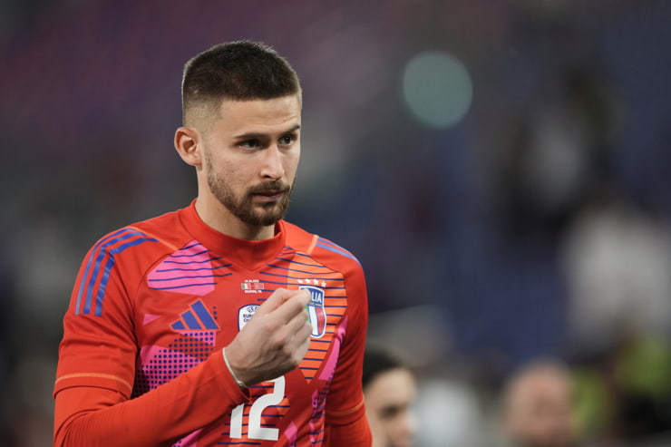 Guglielmo Vicario con la maglia dell'Italia - Foto Lapresse - Interdipendenza.net