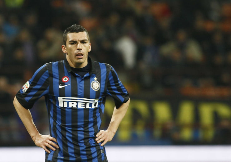 Lucio in campo con la maglia dell'Inter - Foto Lapresse - Interdipendenza.net