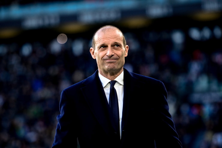 Max Allegri a bordo campo - Foto Lapresse - Interdipendenza.net