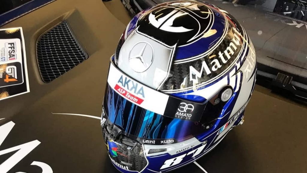 Il casco da pilota dell'ex calciatore - Foto Instagram - Interdipendenza.net