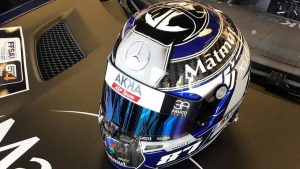Il casco da pilota dell'ex calciatore - Foto Instagram - Interdipendenza.net