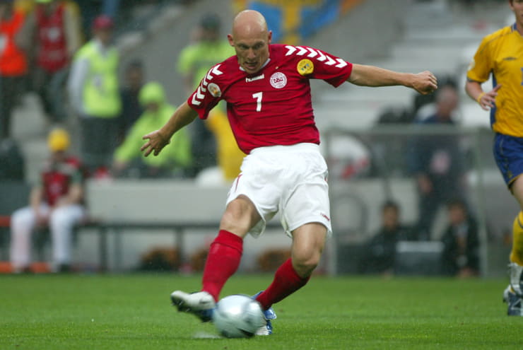 Thomas Gravesen in campo con la maglia della Danimarca - Foto Lapresse - Interdipendenza.net