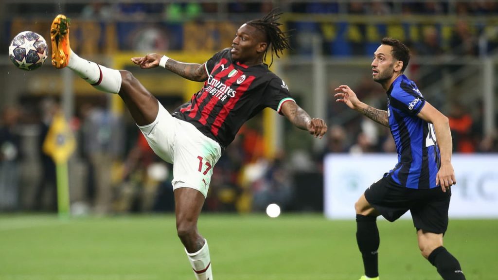 Hakan Calhanoglu nel derby di Milano - Foto Lapresse - Interdipendenza.net