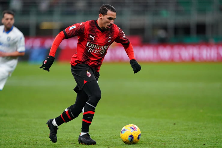 Ismael Bennacer in campo con la maglia del Milan - Foto Lapresse - Interdipendenza.net