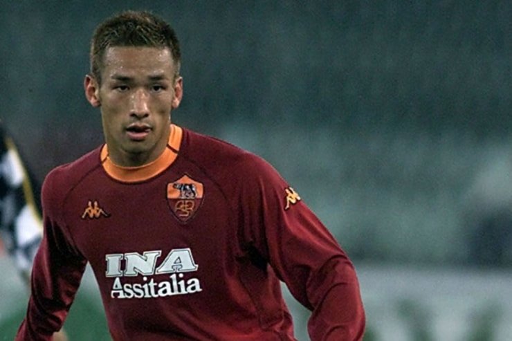 Nakata in campo con la maglia della Roma - Foto Lapresse - Interdipendenza.net